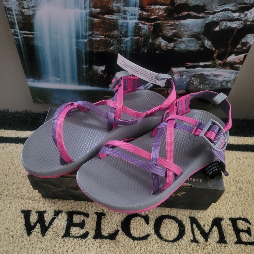 NEW IN BOX Chaco ZX1 Ecotread Kids/Youth Sandals Majenta Jam